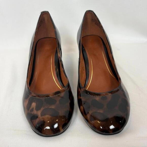 Vionic Cheetah Print Carmel Block Heels Size: 7.5 - Picture 3 of 7